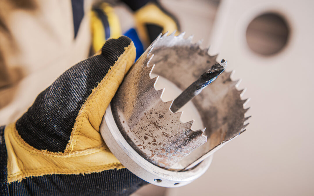 Profesjonalne narzędzia do cięcia metali – dlaczego otwornice i brzeszczoty są niezbędne?