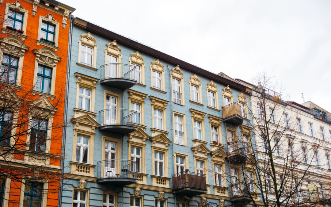 Remonty w blokach i kamienicach – kto płaci, jak planować i z czego finansować?