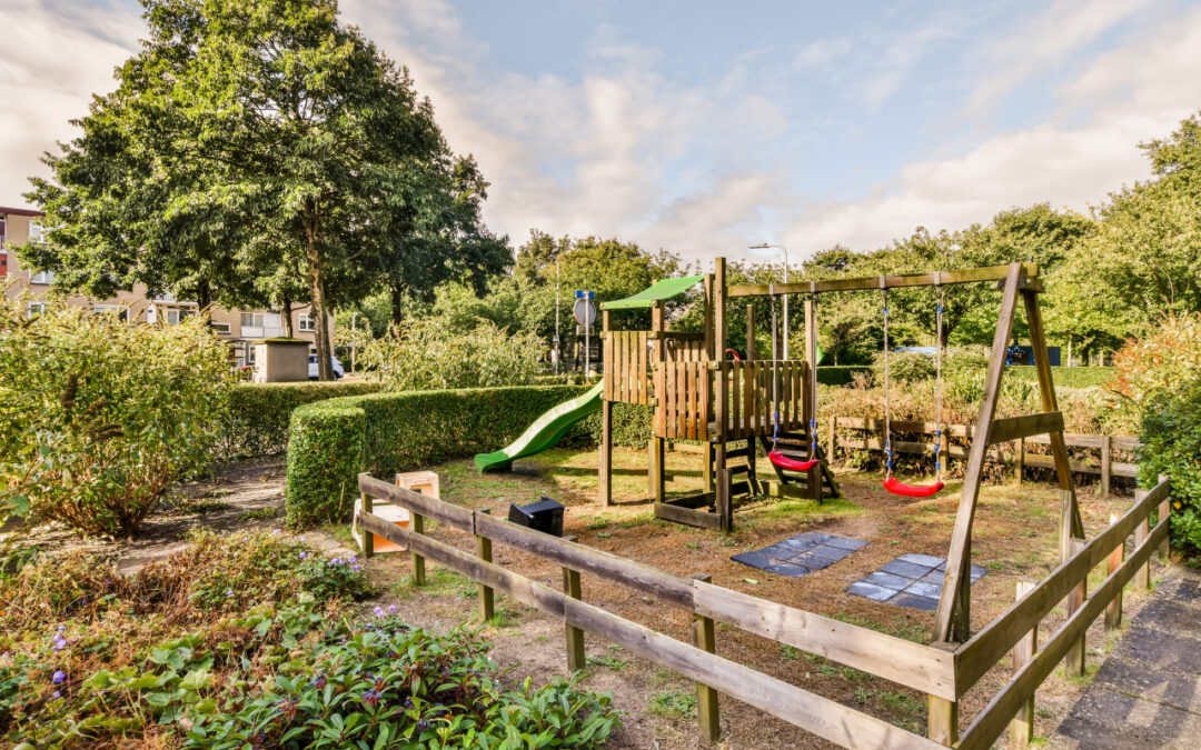 Mały ogród, duża zabawa – jak zaplanować plac zabaw na ograniczonej przestrzeni