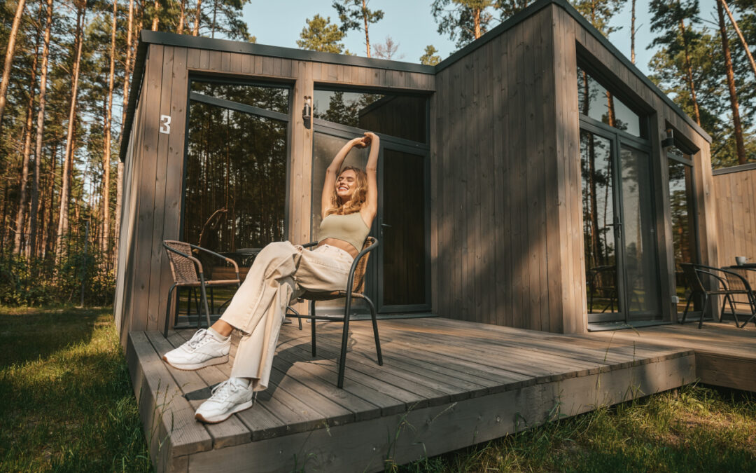 Dom modułowy vs tradycyjny: różnice, które czuć po kilku latach mieszkania