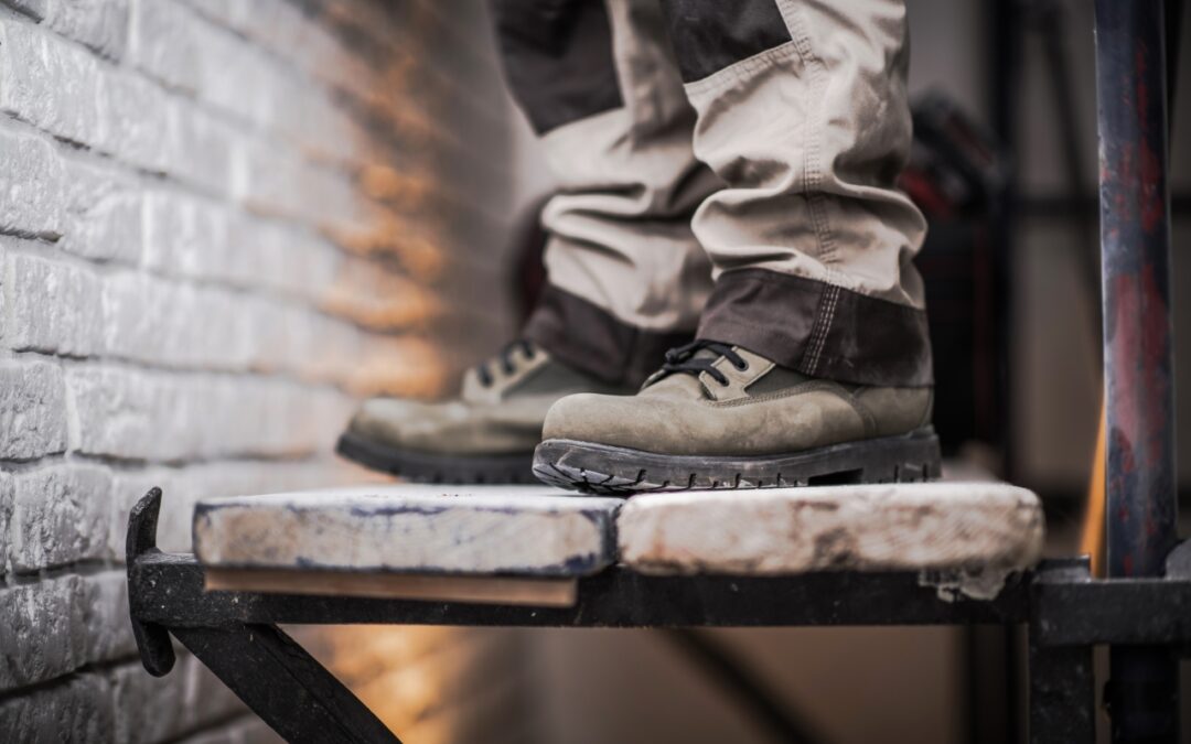 Praca w niskich temperaturach — jakie obuwie robocze sprawdzi się najlepiej?
