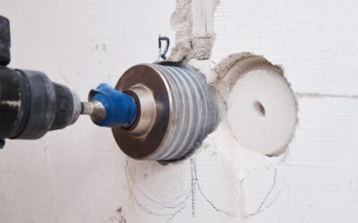 Jak wykonać otwory pod puszki elektryczne w ścianie